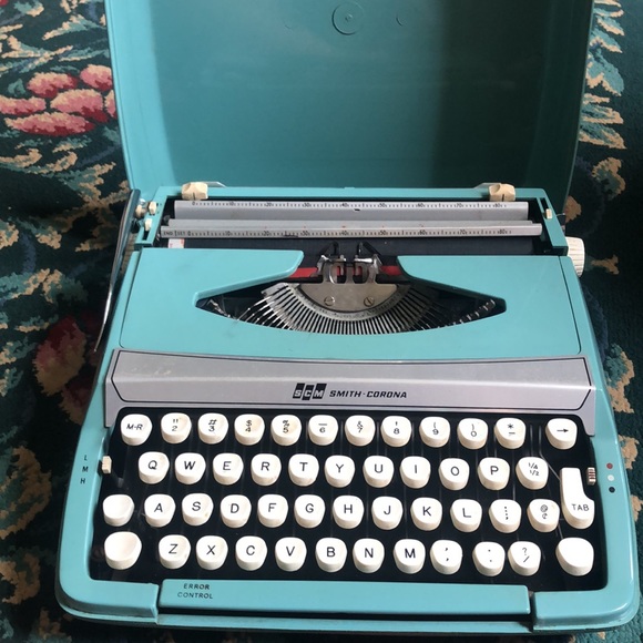 Vintage Smith-Corona Corsair Deluxe typewriter - Picture 3 of 16